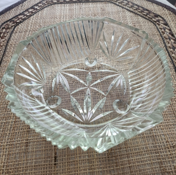 VTG Lead Crystal Glass Candy Bowl Dish Footed Floral Leaf Pattern - Picture 3 of 11